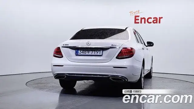 Mercedes-Benz E-Class 2020 — Фото 4/20