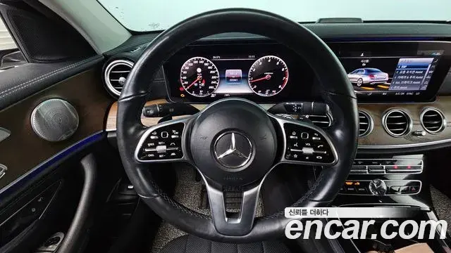 Mercedes-Benz E-Class 2020 — Фото 13/20