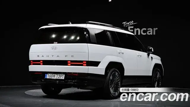 Hyundai Santa Fe 2025 — Фото 1/20