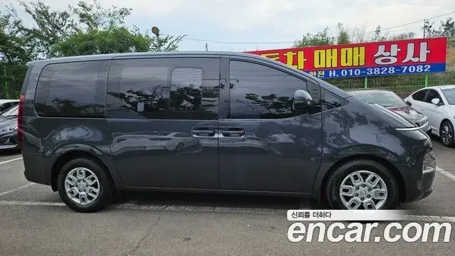 Hyundai Staria 2022 — Фото 2/20