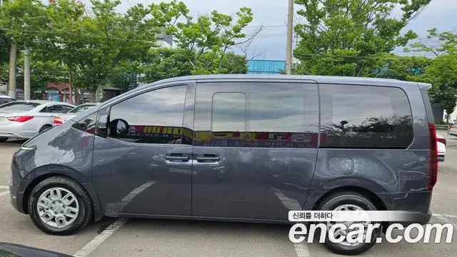 Hyundai Staria 2022 — Фото 3/20