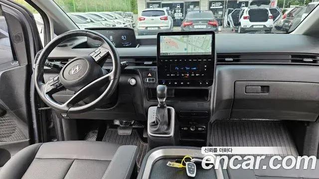 Hyundai Staria 2022 — Фото 15/20