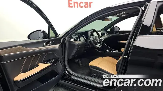 Kia K5 2023 — Photo 13/37
