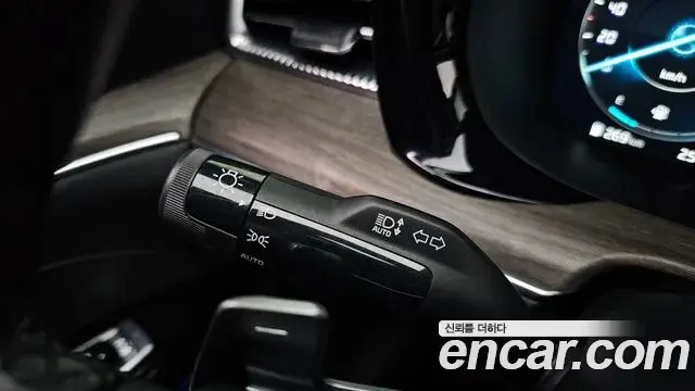 Kia K5 2023 — Photo 8/37
