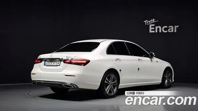 Mercedes-Benz E-Class 2022 — Фото 2/20
