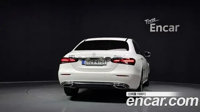 Mercedes-Benz E-Class 2022 — Фото 4/20