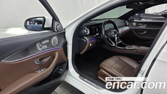 Mercedes-Benz E-Class 2022 — Фото 10/20