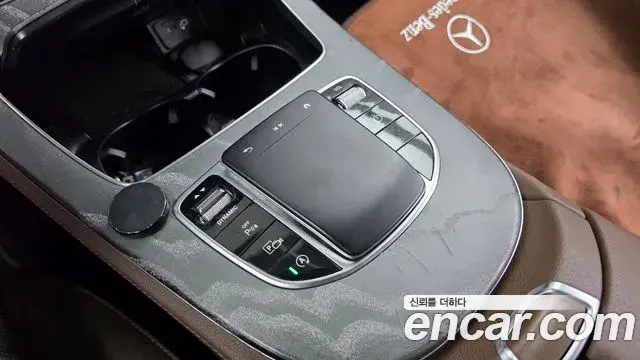Mercedes-Benz E-Class 2022 — Фото 16/20