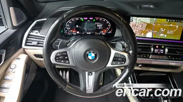 BMW X7 2021 — Фото 15/20
