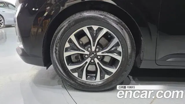 Kia Carnival 2023 — Фото 5/20