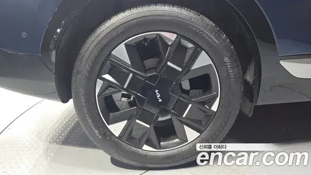 Kia Sportage 2025 — Şəkil 8/33