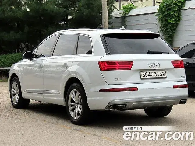 Audi Q7 2019 — Фото 2/20