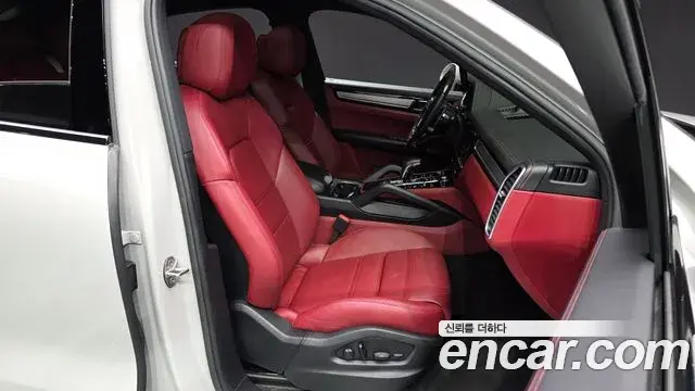 Porsche Cayenne 2022 — Фото 11/20