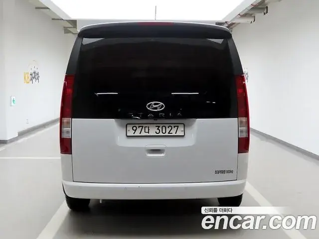Hyundai Staria 2021 — ფოტო 2/18