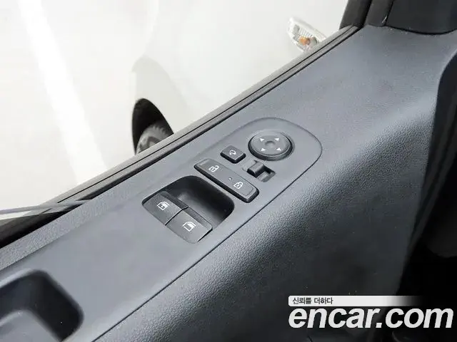 Hyundai Staria 2021 — ფოტო 11/18