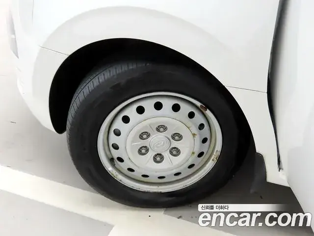 Hyundai Staria 2021 — ფოტო 16/18