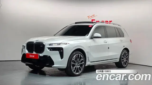 BMW X7 2025 — Фото 1/20