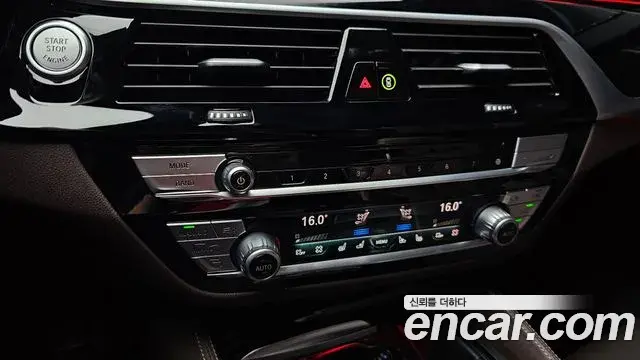 BMW 5 Series 2023 — Фото 18/20