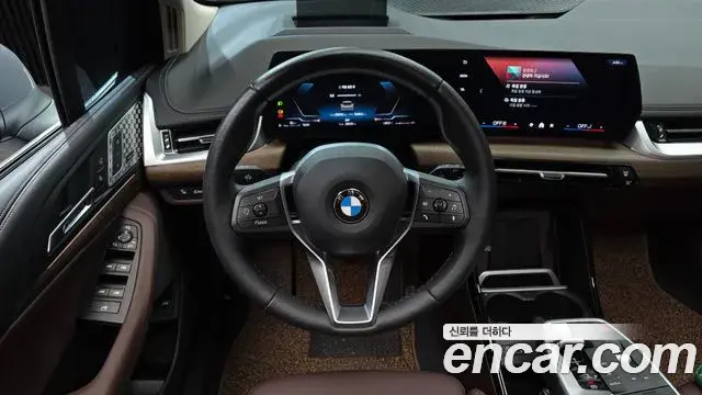 BMW 2 Series Active Tourer 2025 — Фото 13/20