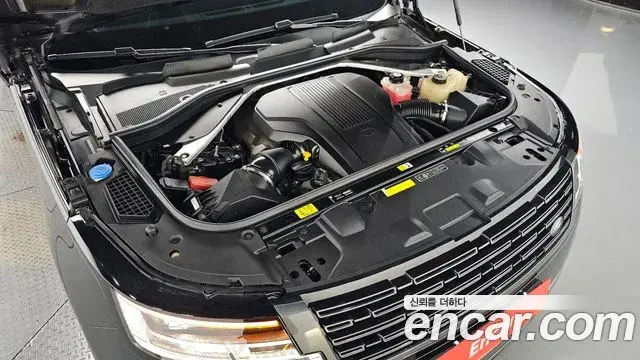 Land Rover Range Rover 2024 — Photo 40/47
