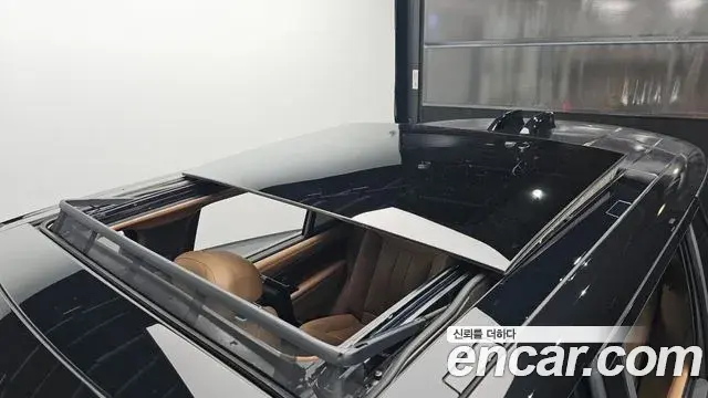 Land Rover Range Rover 2024 — Photo 38/47