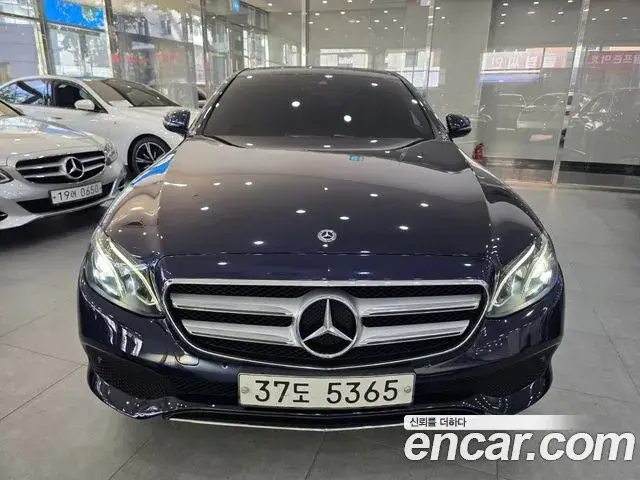 Mercedes-Benz E-Class 2019 — Фото 3/19