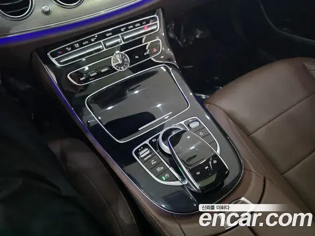 Mercedes-Benz E-Class 2019 — Фото 9/19