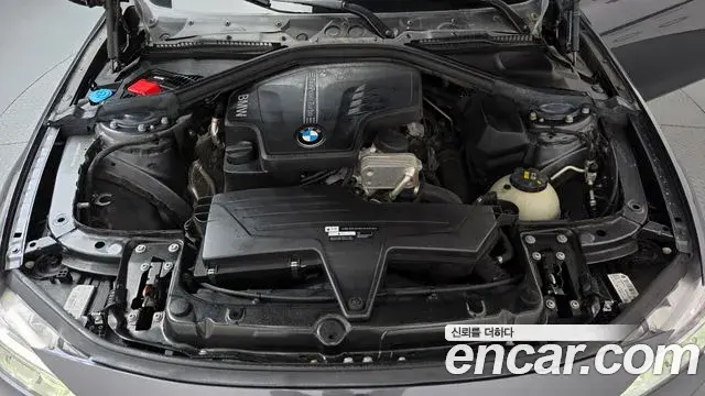 BMW 3 Series 2018 — Фото 6/20