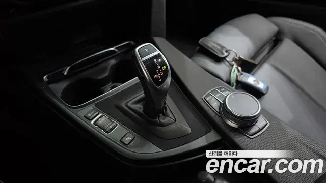 BMW 3 Series 2018 — Фото 9/20