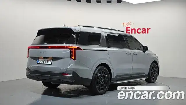 Kia Carnival 2025 — Фото 2/20