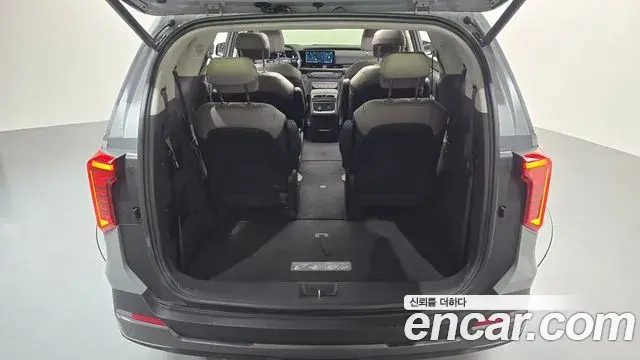 Kia Carnival 2025 — Фото 19/20