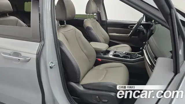 Kia Carnival 2025 — Photo 4/37