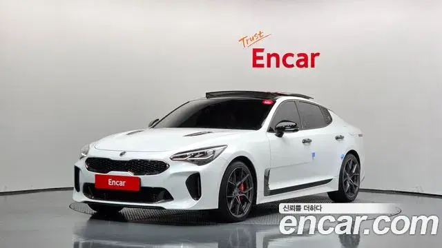 Kia Stinger 2019 — Photo 9/33