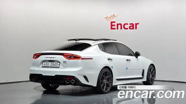 Kia Stinger 2019 — Photo 30/33