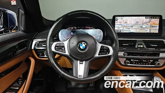 BMW 5 Series 2020 — Фото 12/20