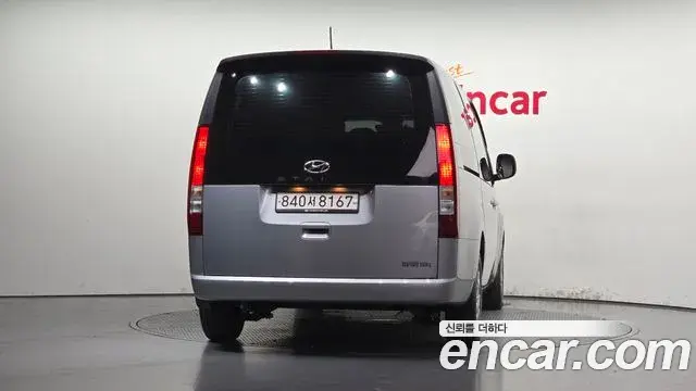 Hyundai Staria 2022 — Фото 4/20