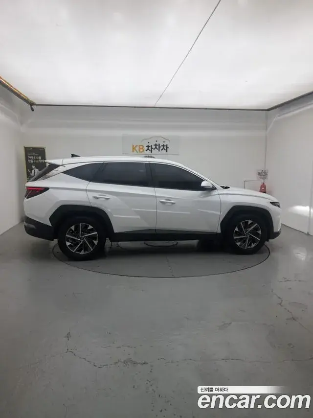 Hyundai The New Tucson 2022 — Фото 6/16