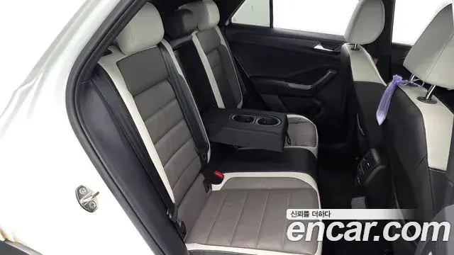 Volkswagen T-Roc 2021 — Фото 12/20
