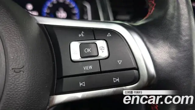 Volkswagen T-Roc 2021 — Photo 22/40