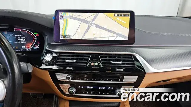 BMW 5 Series 2023 — Фото 14/20