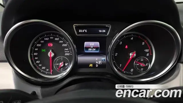 Mercedes-Benz GLE-Class 2018 — Photo 4/32