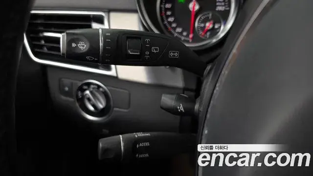 Mercedes-Benz GLE-Class 2018 — Photo 18/32