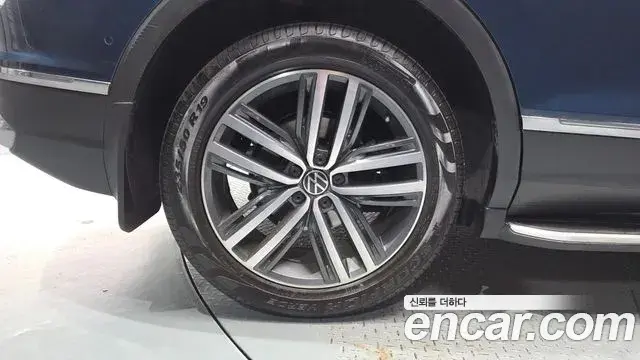 Volkswagen Tiguan 2022 — Şəkil 17/20