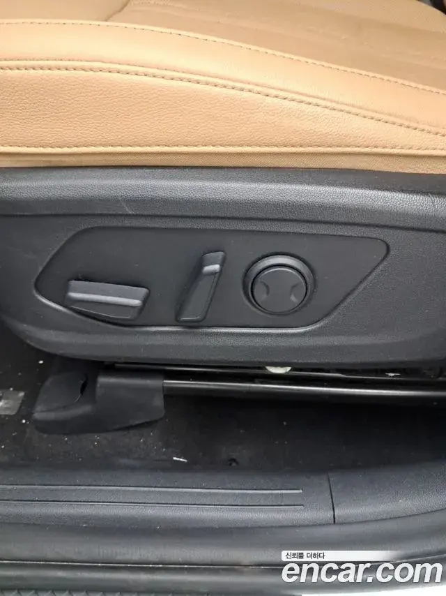 Kia Sorento 2022 — Фото 15/17