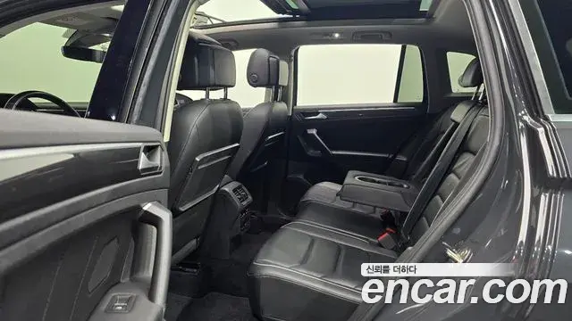 Volkswagen Tiguan 2019 — Фото 12/20