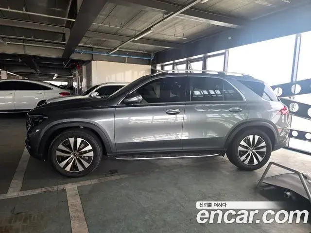 Mercedes-Benz GLE-Class 2026 — Фото 1/6