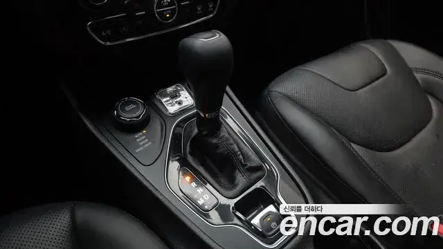 Jeep Cherokee 2020 — Фото 9/20