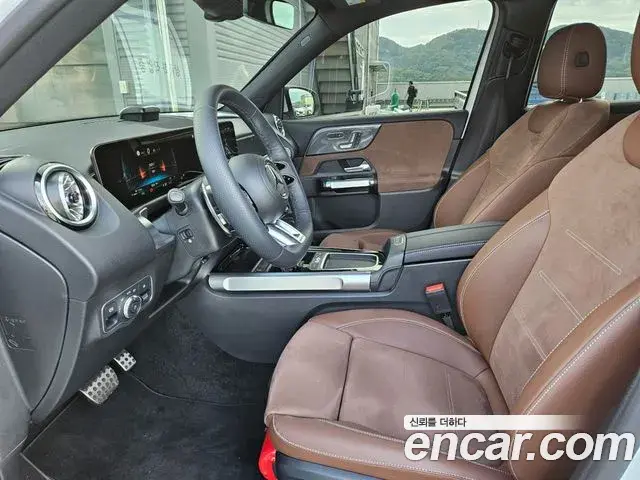 Mercedes-Benz GLB-Class 2026 — Фото 6/12