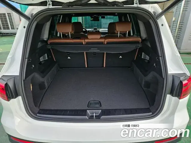 Mercedes-Benz GLB-Class 2026 — Фото 10/12