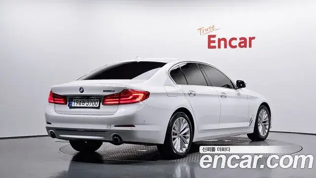 BMW 5 Series 2018 — Фото 1/20
